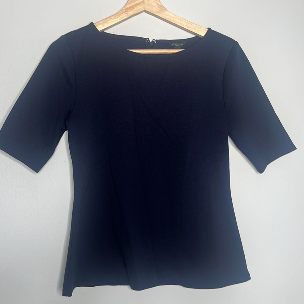 Ann Taylor Navy Short Sleeve Stretch Top
